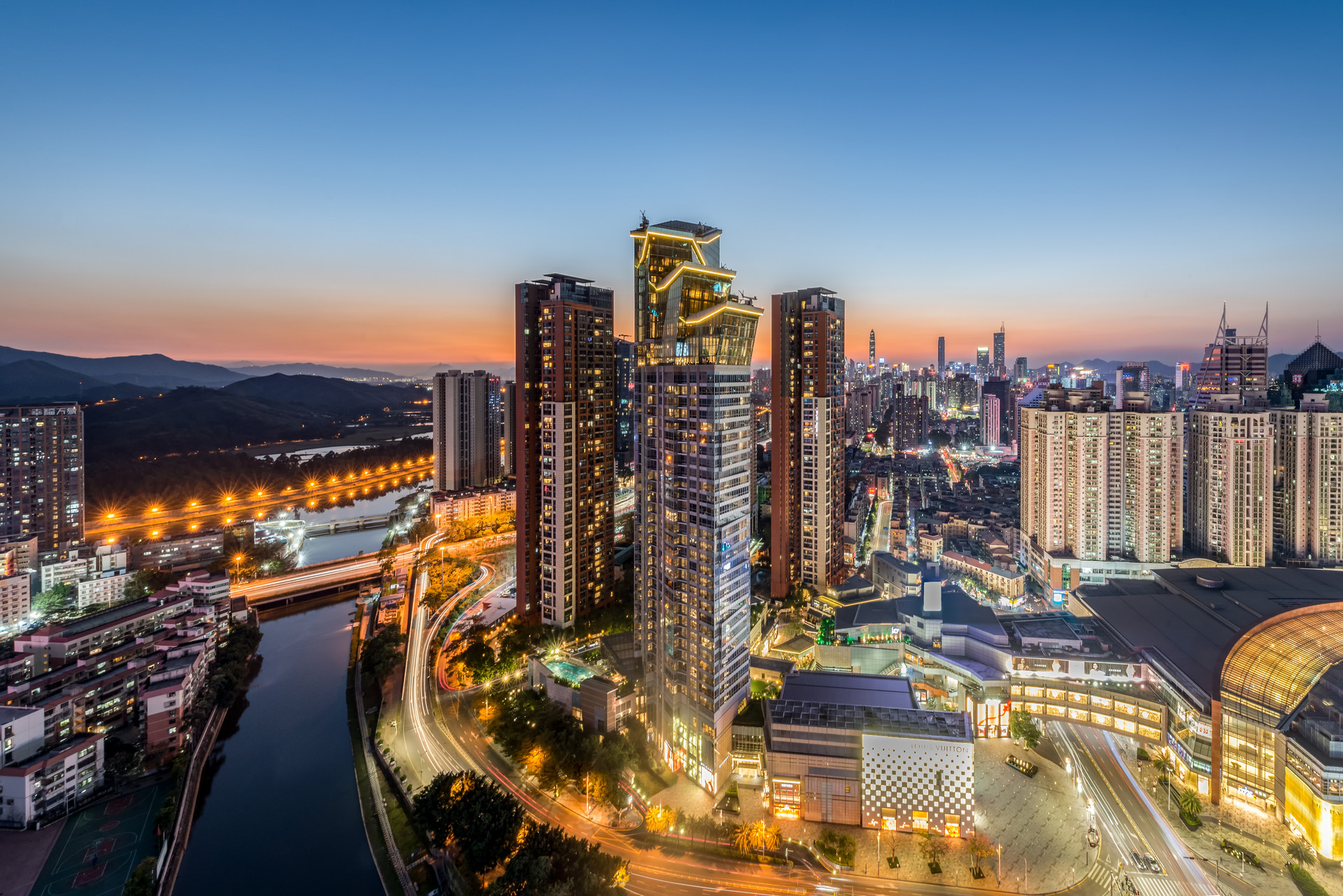 摄图网_500808029_banner_深圳罗湖城市建筑夜景（企业商用）.jpg